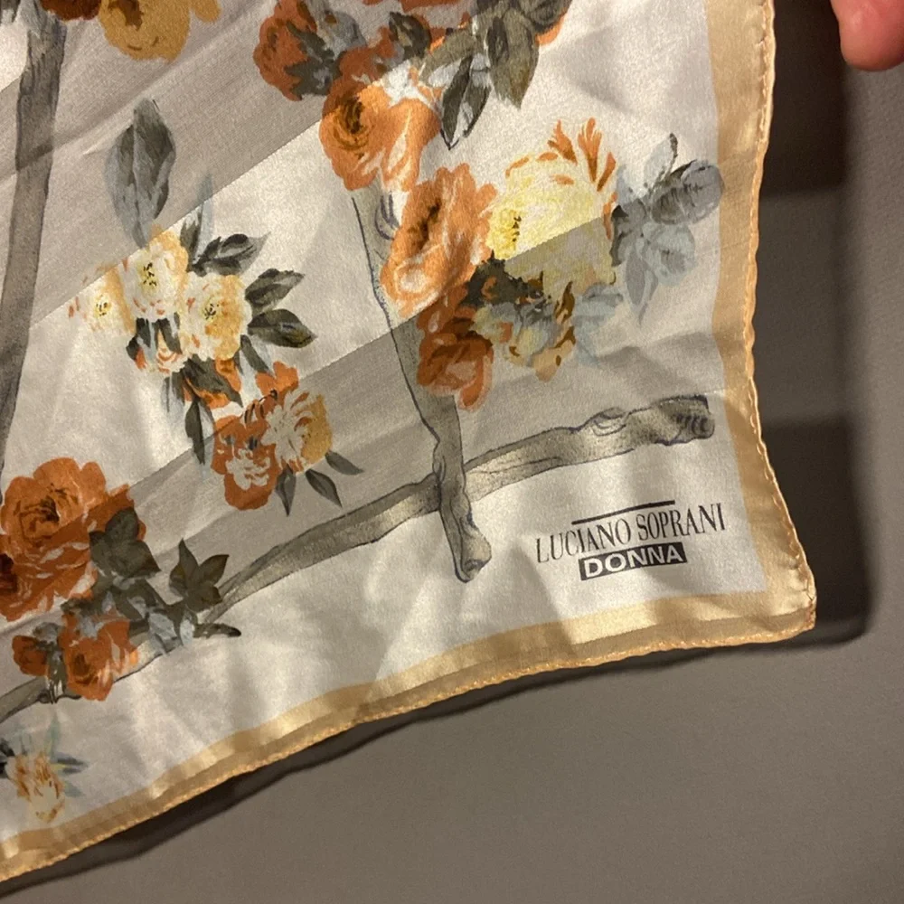 LUCIANO SOPRANI DONNA Women’s Scarf  Multicolor 100% Silk Floral